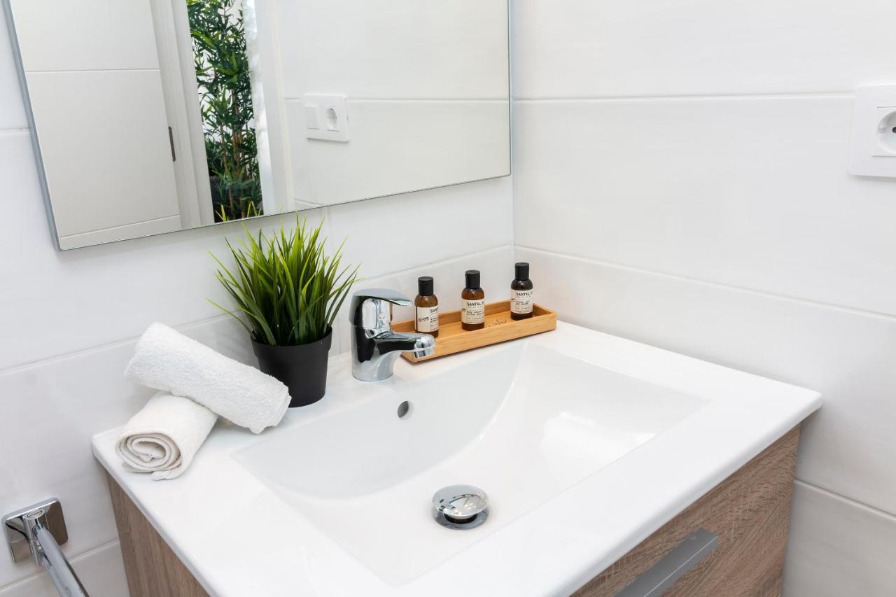 Homeforguest Modern And Recently Renovated Apartment In Arona Arona  Luaran gambar