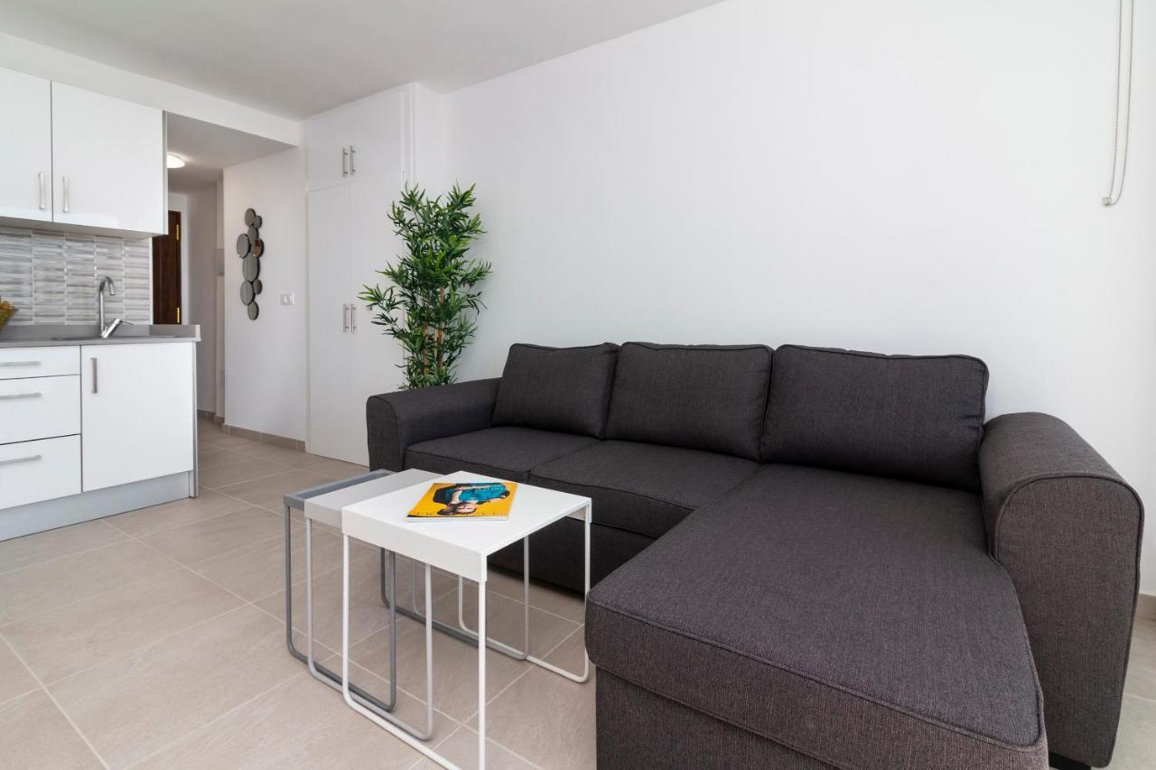 Homeforguest Modern And Recently Renovated Apartment In Arona Arona  Luaran gambar