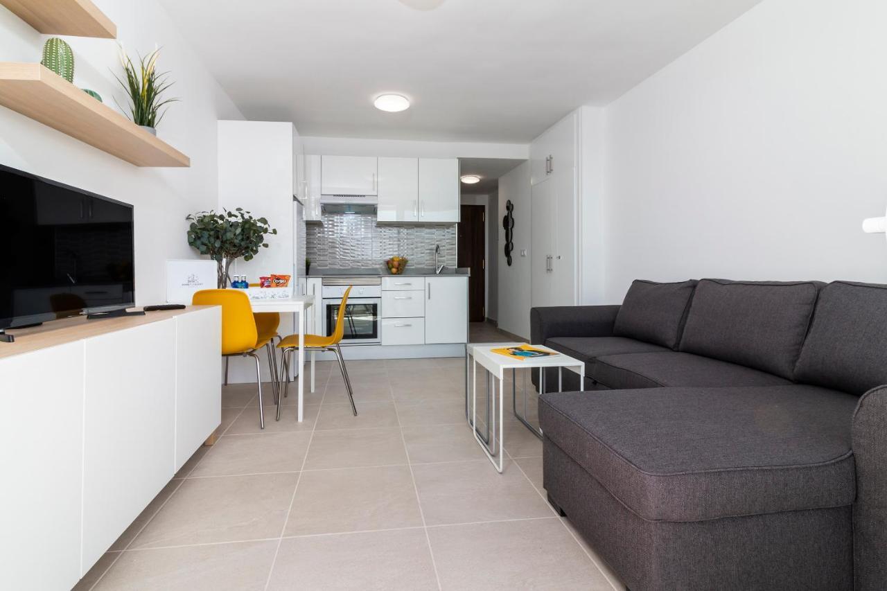 Homeforguest Modern And Recently Renovated Apartment In Arona Arona  Luaran gambar