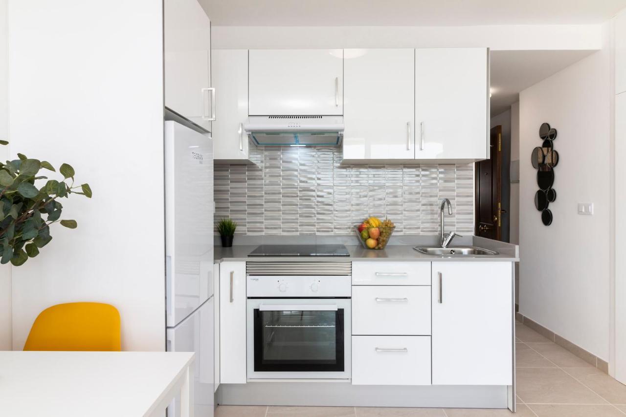 Homeforguest Modern And Recently Renovated Apartment In Arona Arona  Luaran gambar